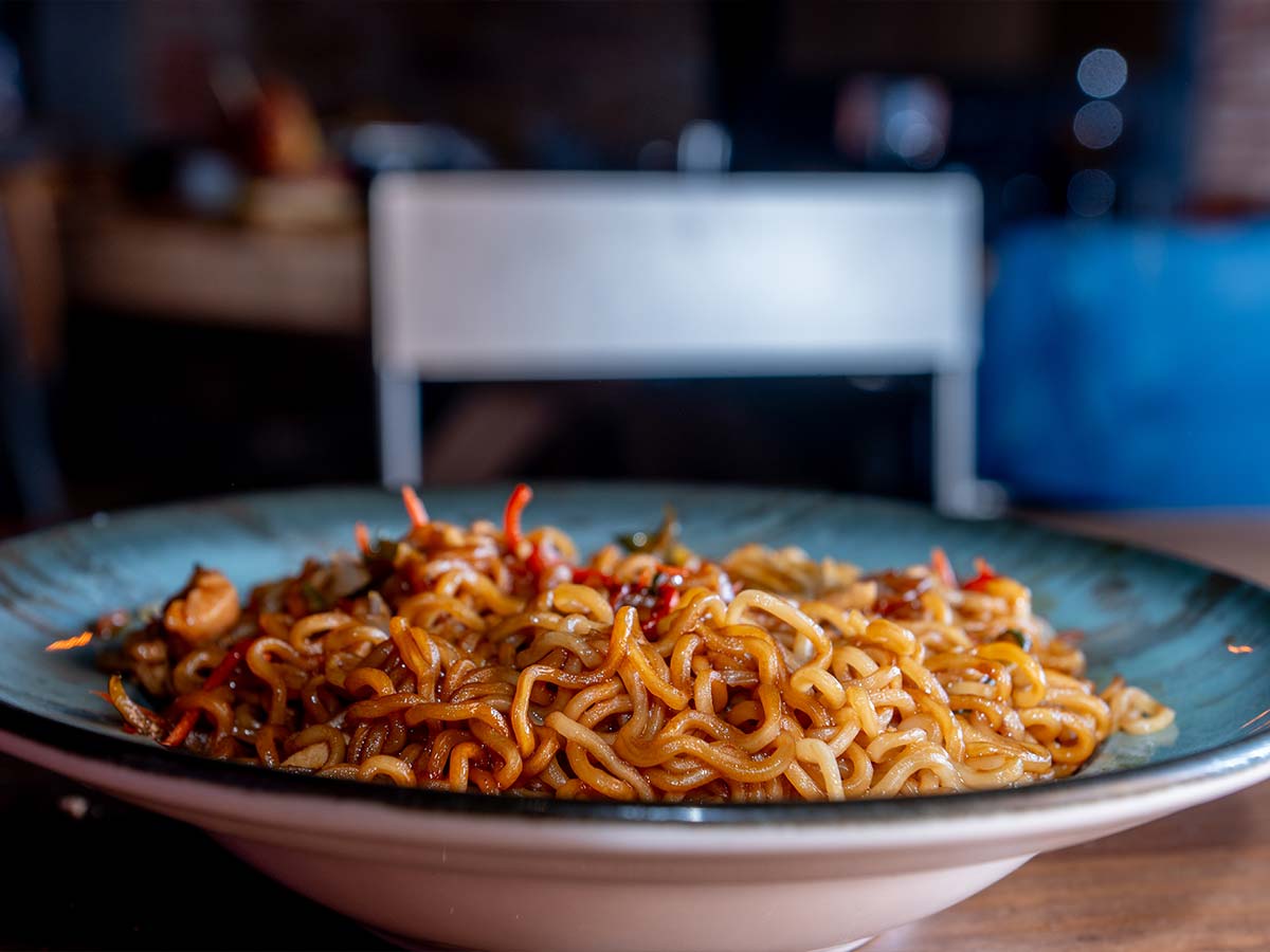 Pad tahi de pollo y verduritas